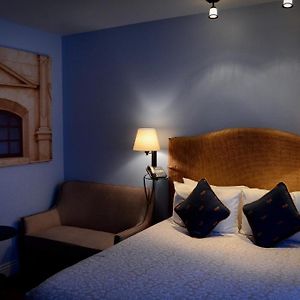 Zimmer mit Queensize-Bett im 2 Stock